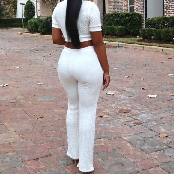 (NWOT) Snow White Outfit - Picture 2 of 3